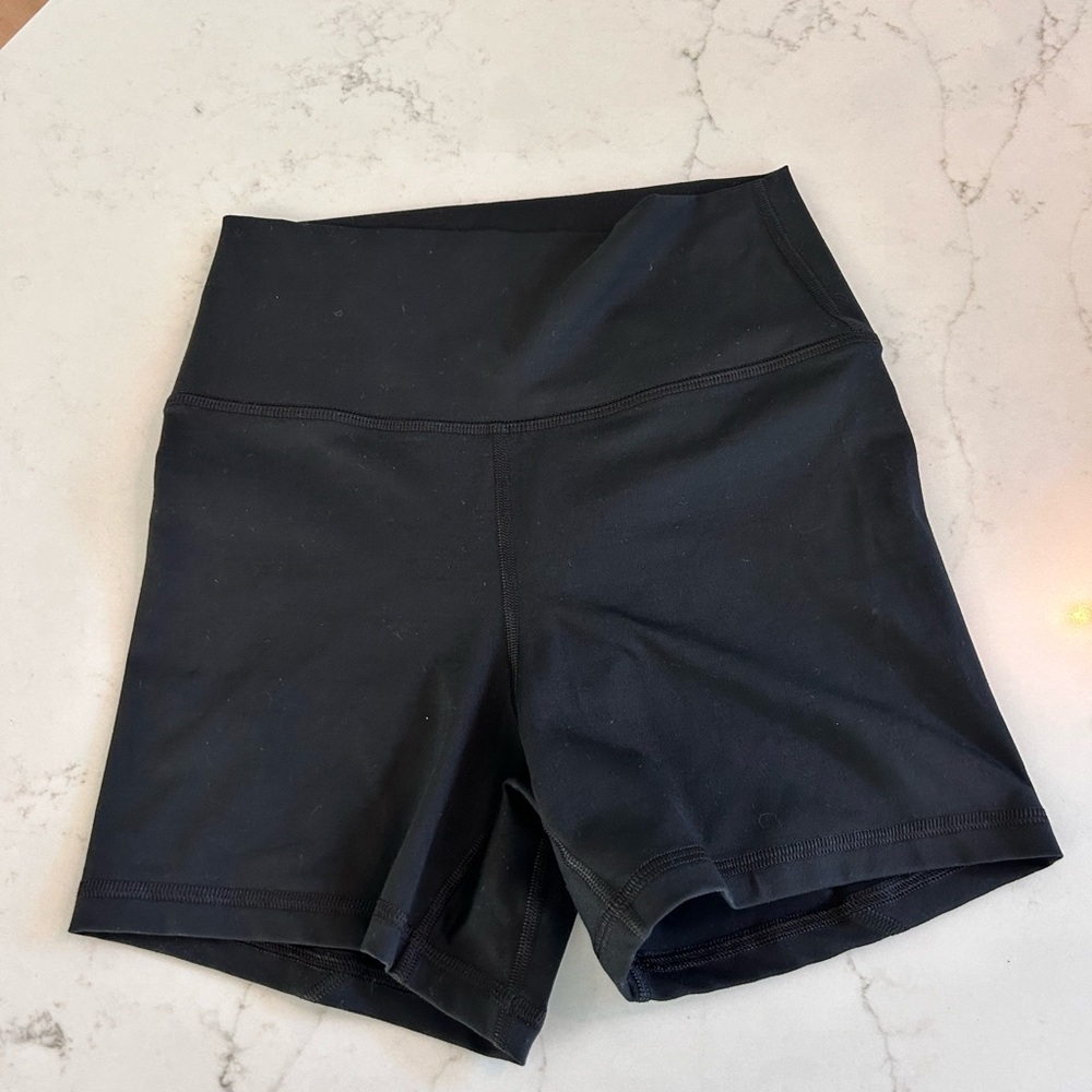 Fleo shorts. NWOT True High Contour Short 4" S - $35
